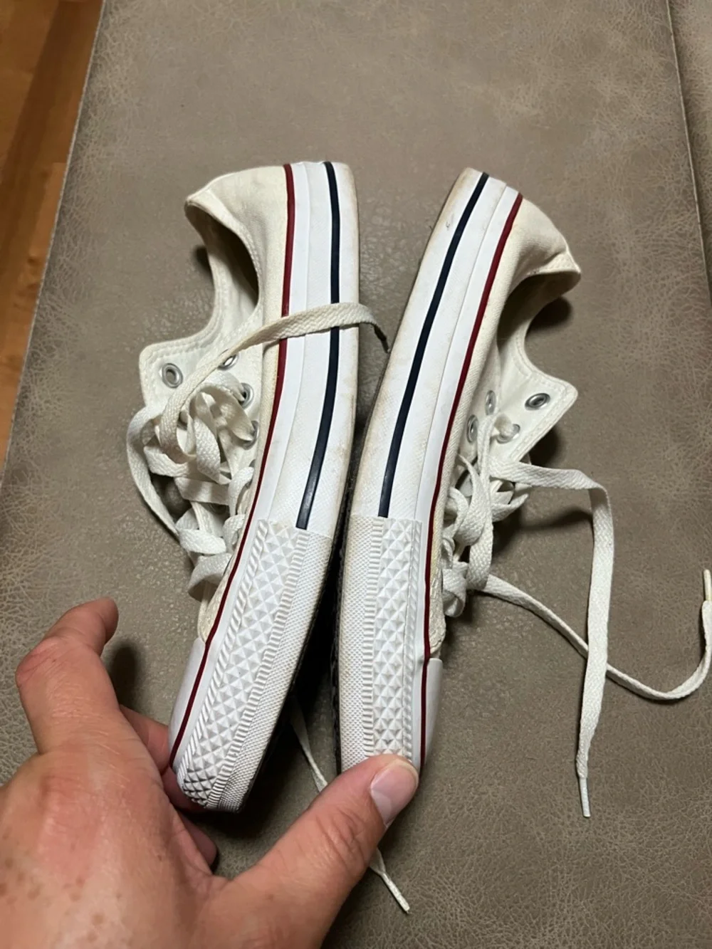 Converse Classic Low Top Canvas Sneakers in Off-White with Red Trim unisex - Picture 9 of 9